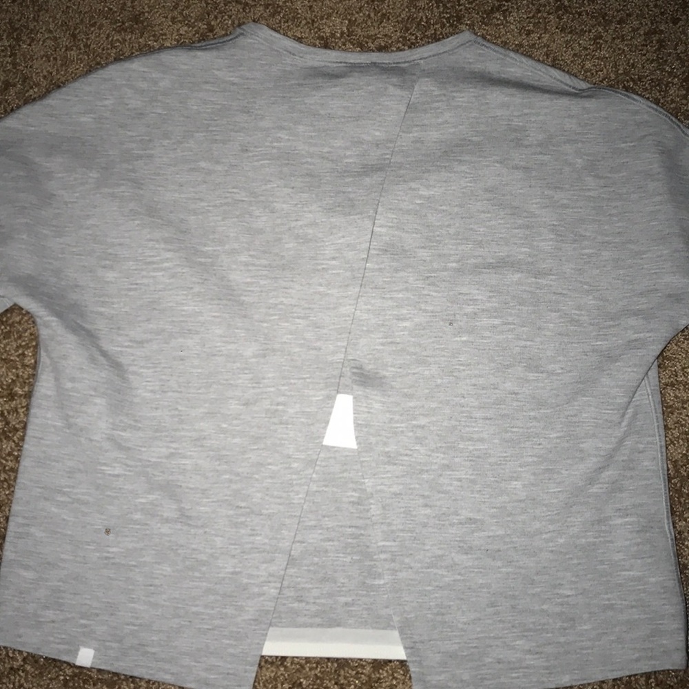 Lululemon Crop Top!! Cute design in back!!